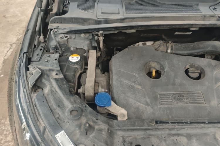 Used Land Rover Discovery Sport 2017 2.0T PURE Engine Bay Right