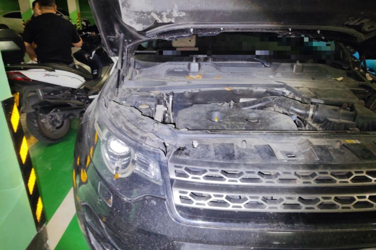 Used Land Rover Discovery Sport 2017 2.0T SE Engine Bay Right