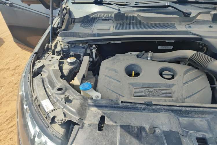 Used Land Rover Discovery Sport 2017 2.0T SE Engine Bay Right