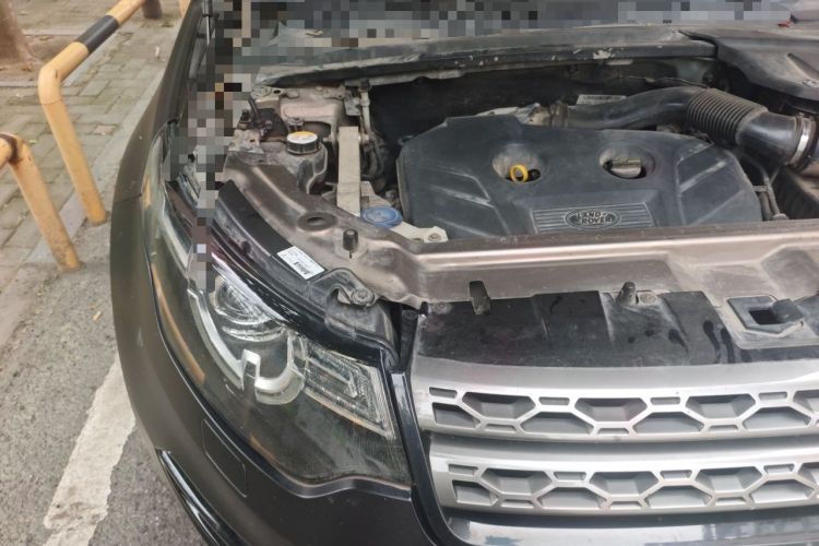 Used Land Rover Discovery Sport 2017 2.0T SE Engine Bay Right