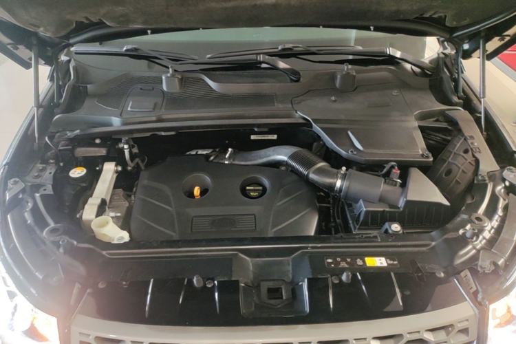 Used Land Rover Discovery Sport 2017 2.0T SE Engine Bay