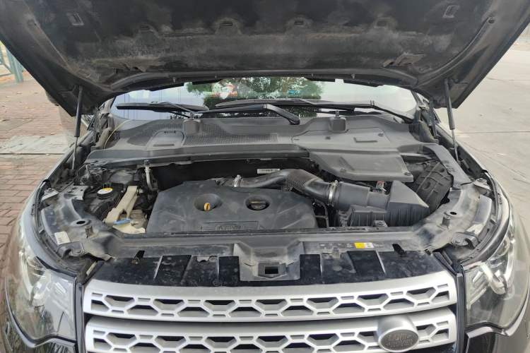 Used Land Rover Discovery Sport 2017 2.0T HSE LUXURY Engine Bay