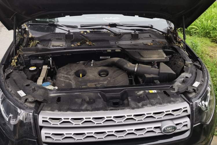 Used Land Rover Discovery Sport 2017 2.0T PURE Engine Bay