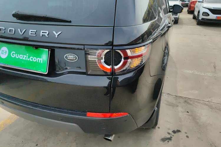 Used Land Rover Discovery Sport 2017 2.0T SE Exterior 1