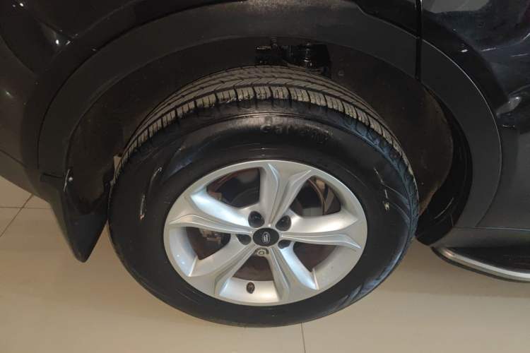 Used Land Rover Discovery Sport 2017 2.0T PURE Exterior 2