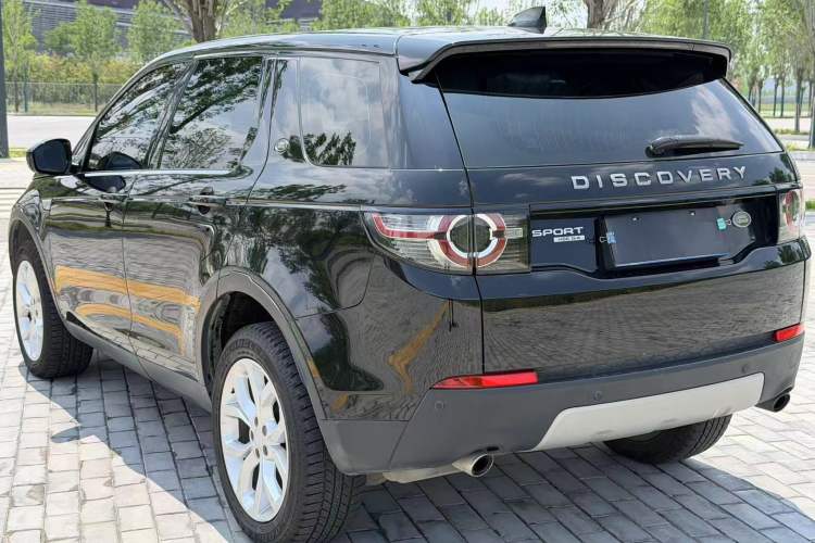 Used Land Rover Discovery Sport 2017 2.0T HSE Exterior 2