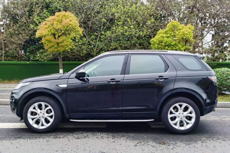 Used Land Rover Discovery Sport 2017 2.0T HSE Exterior 5