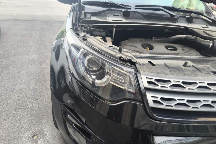Used Land Rover Discovery Sport 2017 2.0T PURE Exterior 6