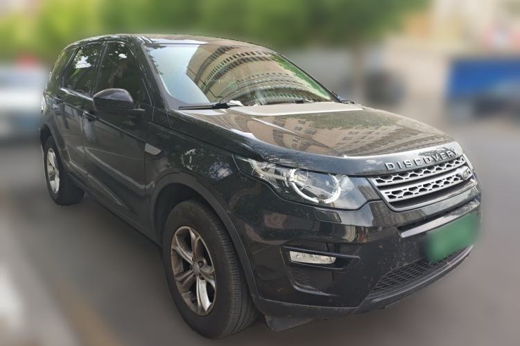 Used Land Rover Discovery Sport 2017 2.0T PURE Front Right 45 Deg