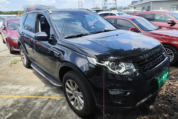 Used Land Rover Discovery Sport 2017 2.0T SE Front Right 45 Deg