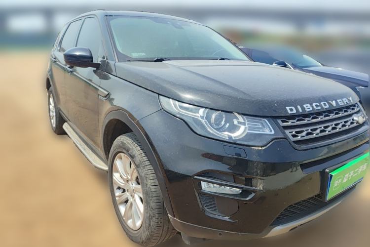 Used Land Rover Discovery Sport 2017 2.0T SE Front Right 45 Deg