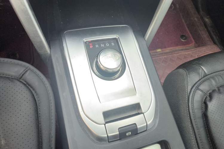Used Land Rover Discovery Sport 2017 2.0T PURE Gear Lever