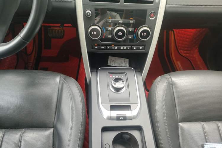 Used Land Rover Discovery Sport 2017 2.0T SE Gear Lever