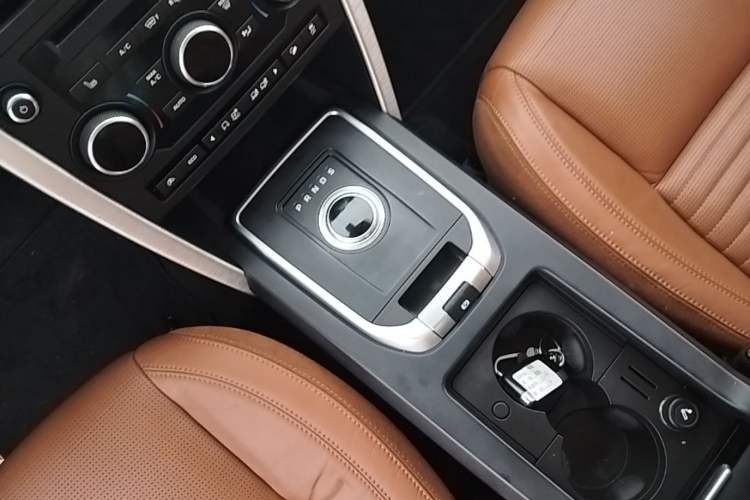 Used Land Rover Discovery Sport 2017 2.0T HSE LUXURY Gear Lever