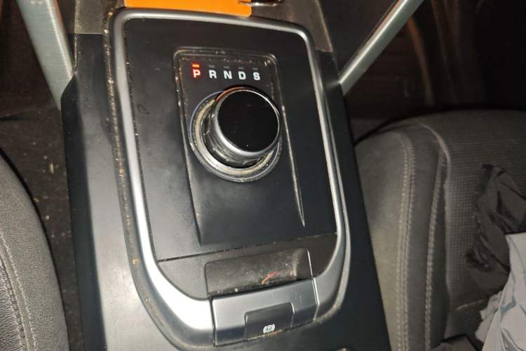 Used Land Rover Discovery Sport 2017 2.0T SE Gear Lever