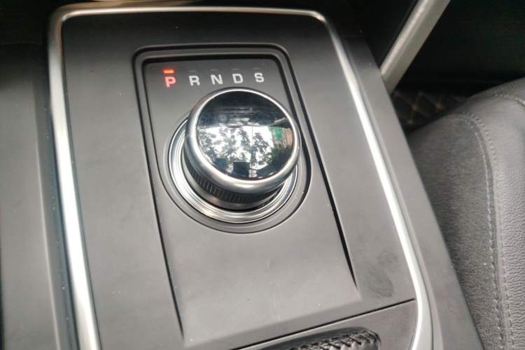 Used Land Rover Discovery Sport 2017 2.0T SE Gear Lever