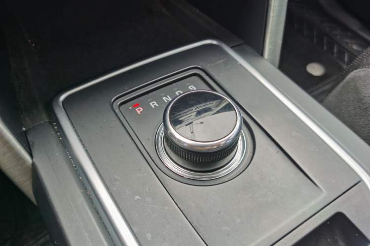 Used Land Rover Discovery Sport 2017 2.0T HSE Gear Lever