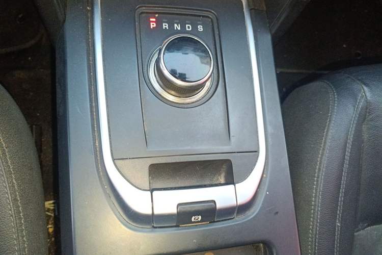 Used Land Rover Discovery Sport 2017 2.0T PURE Gear Lever
