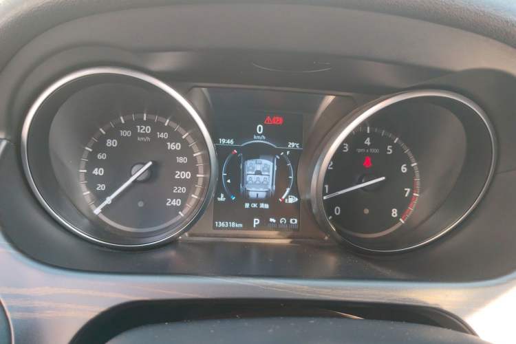 Used Land Rover Discovery Sport 2017 2.0T SE Instrument Cluster