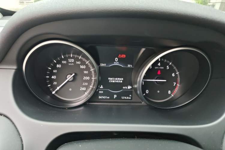 Used Land Rover Discovery Sport 2017 2.0T SE Instrument Cluster