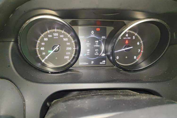 Used Land Rover Discovery Sport 2017 2.0T SE Instrument Cluster