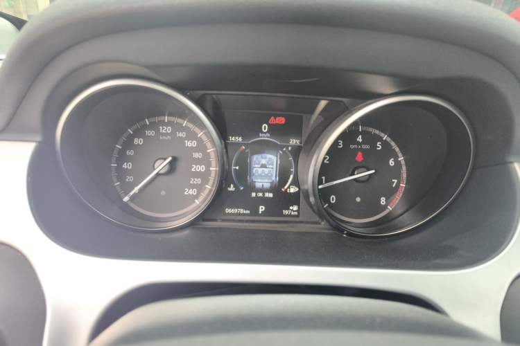 Used Land Rover Discovery Sport 2017 2.0T PURE Instrument Cluster