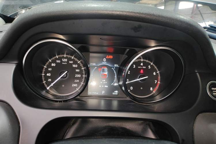 Used Land Rover Discovery Sport 2017 2.0T SE Instrument Cluster