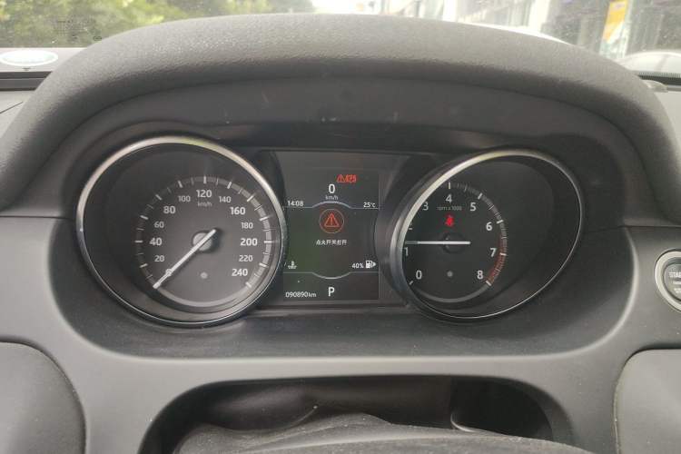 Used Land Rover Discovery Sport 2017 2.0T SE Instrument Cluster