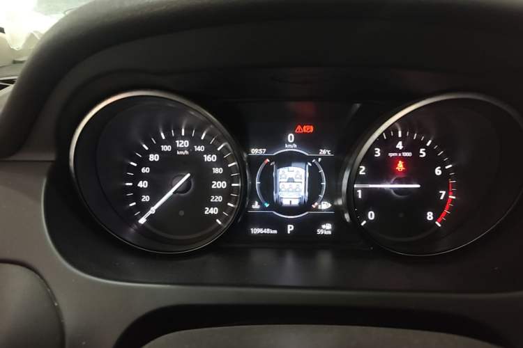 Used Land Rover Discovery Sport 2017 2.0T PURE Instrument Cluster