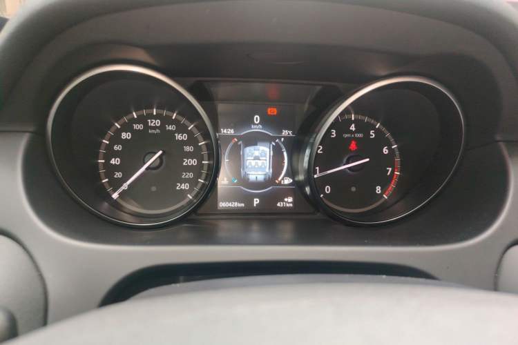 Used Land Rover Discovery Sport 2017 2.0T SE Instrument Cluster