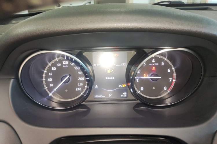 Used Land Rover Discovery Sport 2017 2.0T SE Instrument Cluster
