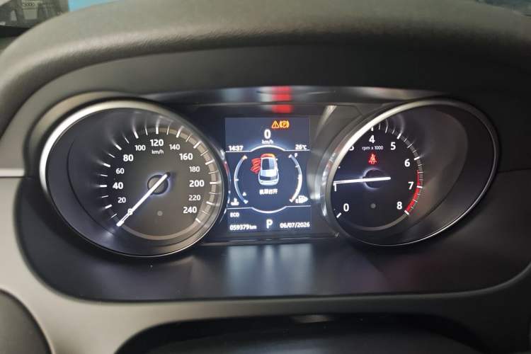 Used Land Rover Discovery Sport 2017 2.0T SE Instrument Cluster