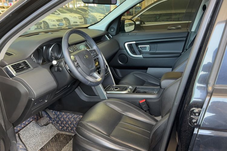 Used Land Rover Discovery Sport 2017 2.0T SE Interior 1