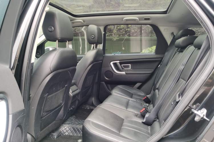 Used Land Rover Discovery Sport 2017 2.0T HSE Interior 1