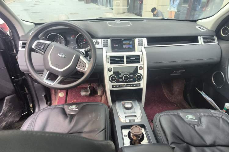 Used Land Rover Discovery Sport 2017 2.0T PURE Interior 2