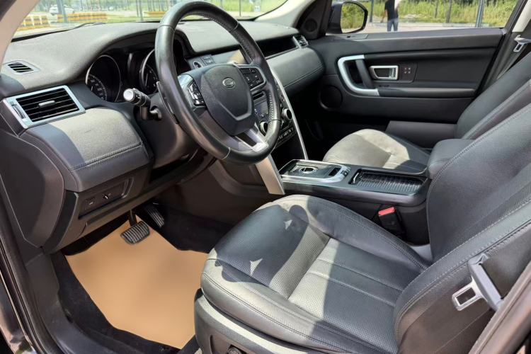 Used Land Rover Discovery Sport 2017 2.0T HSE Interior 2