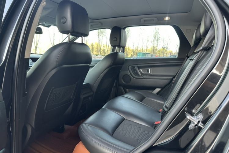 Used Land Rover Discovery Sport 2017 2.0T PURE Interior 3
