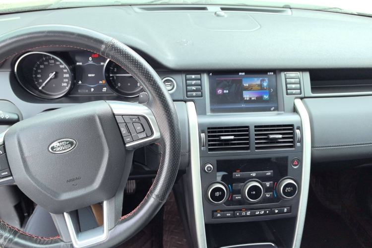 Used Land Rover Discovery Sport 2017 2.0T SE Interior 3