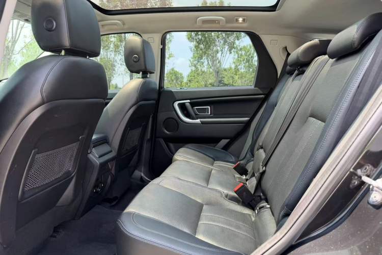Used Land Rover Discovery Sport 2017 2.0T HSE Interior 3