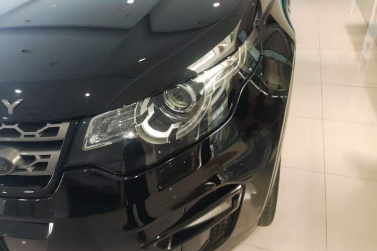 Used Land Rover Discovery Sport 2017 2.0T SE Left Front Headlight