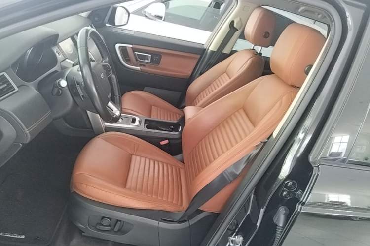 Used Land Rover Discovery Sport 2017 2.0T HSE LUXURY Left Front Seat