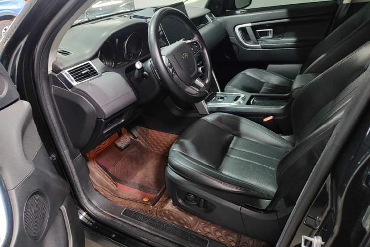 Used Land Rover Discovery Sport 2017 2.0T SE Left Front Seat