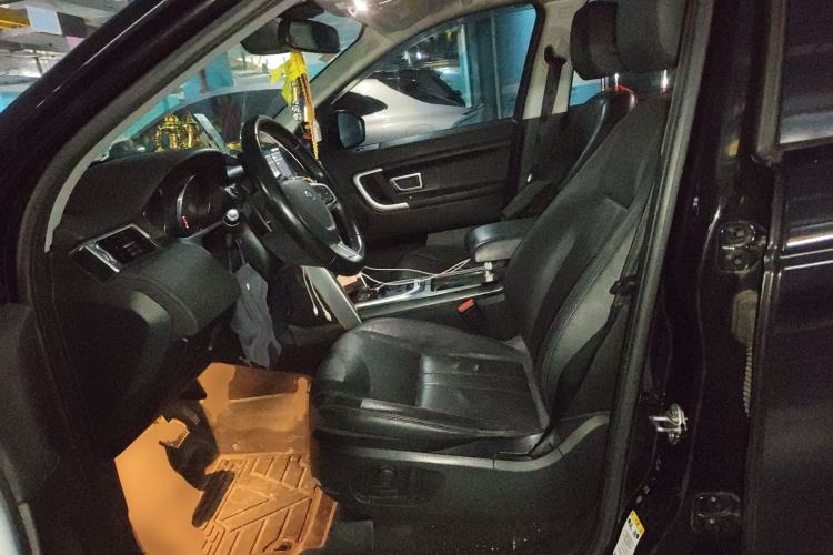 Used Land Rover Discovery Sport 2017 2.0T SE Left Front Seat
