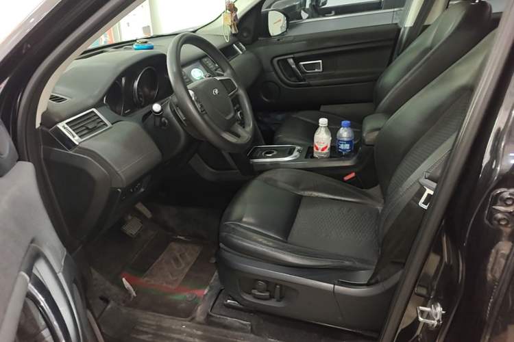 Used Land Rover Discovery Sport 2017 2.0T PURE Left Front Seat