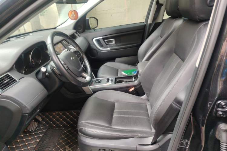 Used Land Rover Discovery Sport 2017 2.0T SE Left Front Seat
