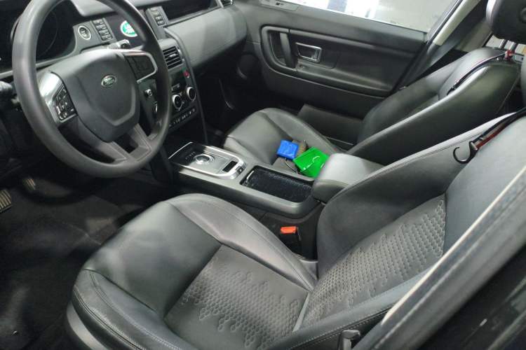 Used Land Rover Discovery Sport 2017 2.0T PURE Left Front Seat