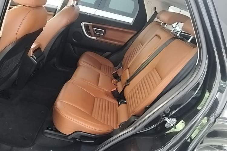 Used Land Rover Discovery Sport 2017 2.0T HSE LUXURY Left Rear Seat