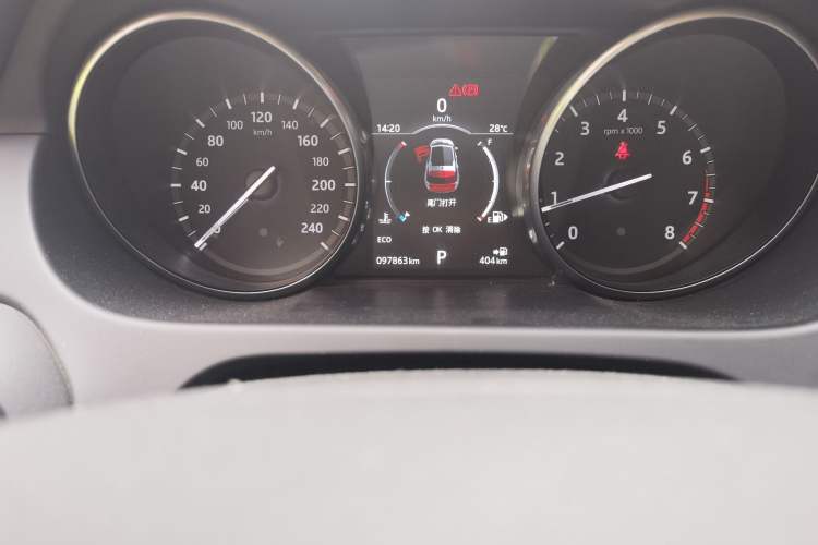 Used Land Rover Discovery Sport 2017 2.0T PURE Odometer Close Up