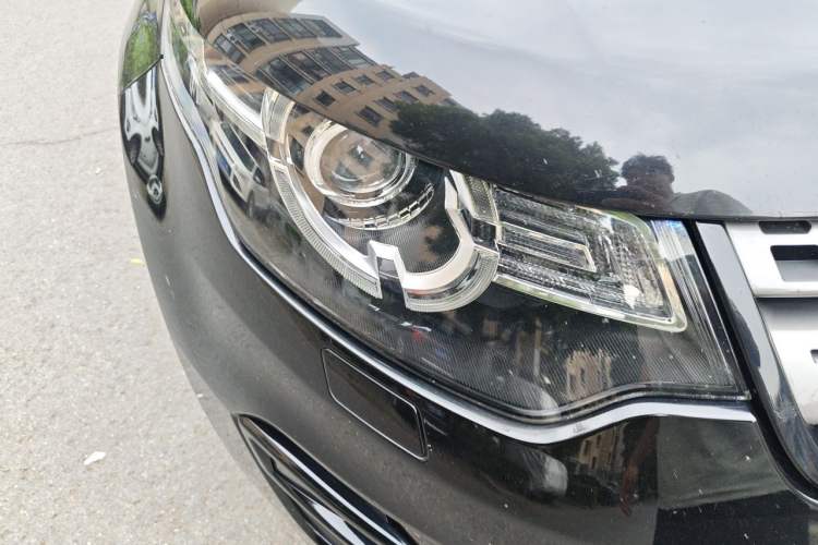 Used Land Rover Discovery Sport 2017 2.0T SE Right Front Headlight