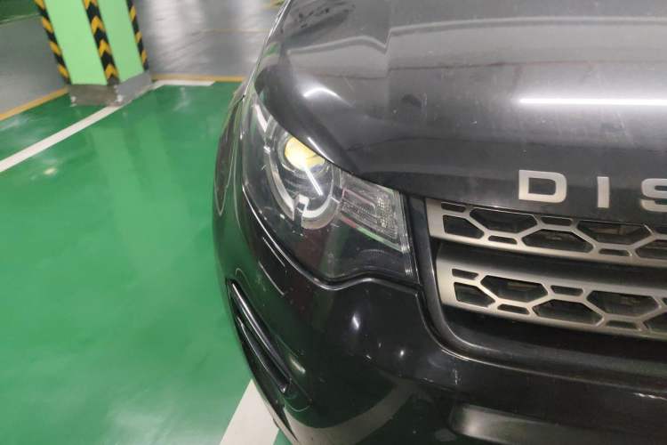 Used Land Rover Discovery Sport 2017 2.0T SE Right Front Headlight